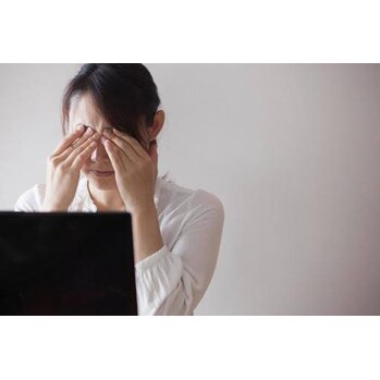 ~ 眼精疲労とは ~ オススメのセルフケア!
